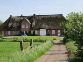 Отель Ferienwohnung-Haus-luetje-wehr  Хатштедтермарш